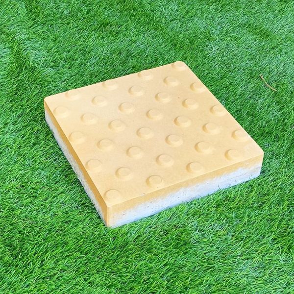 Тактильна плитка бетонна "Конус" 300х300х60