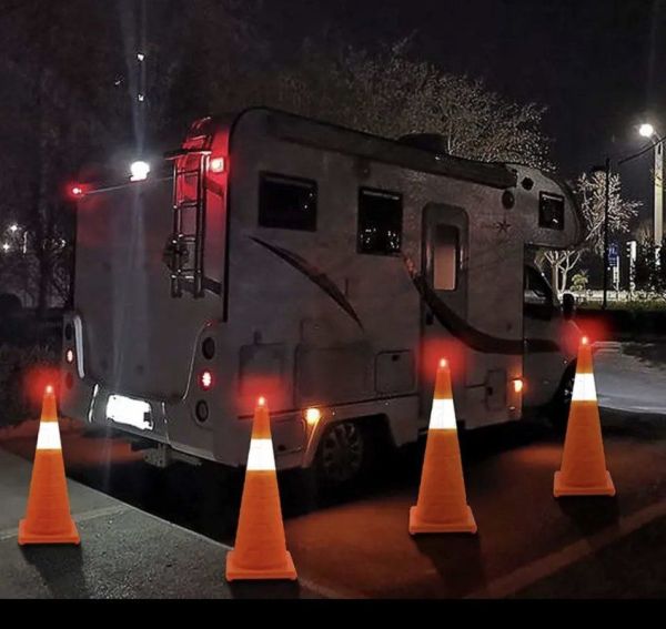 Сигнальний ліхтар-маячок для дорожнього конуса – підвищена безпека на дорозі