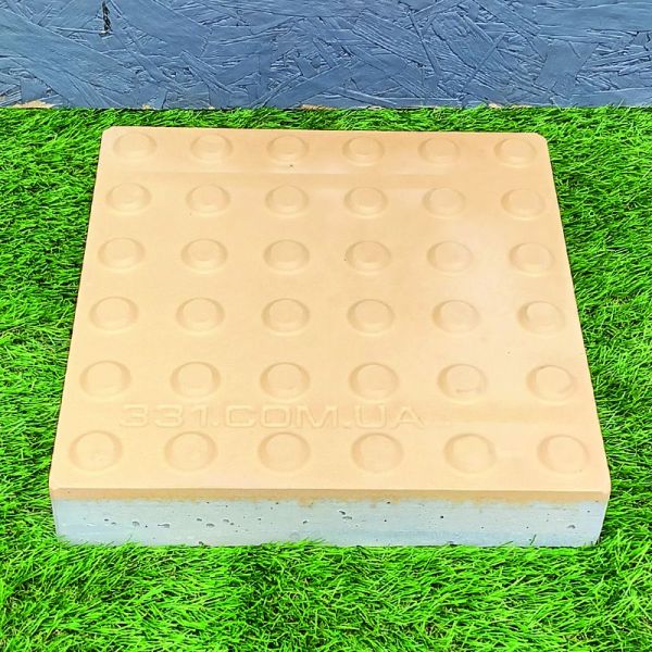 Тактильна плитка бетонна "Конус" ПРЯМА 300х300х60