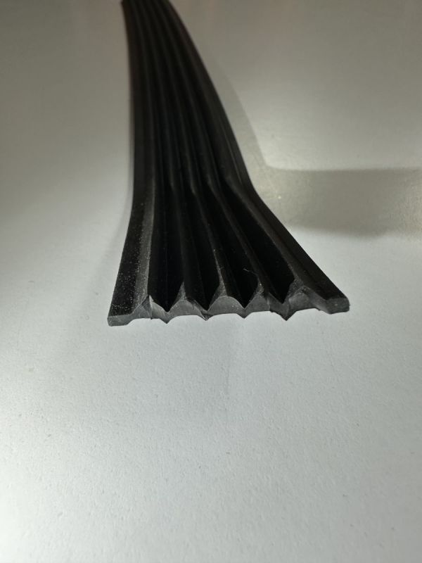 Гумова вставка в протиковзкі накладки 36×5 мм – надійний захист від ковзання