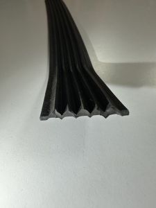 Тактильна гумова стрічка 36 мм чорна – протиковзний напрямний елемент для безпечної навігації