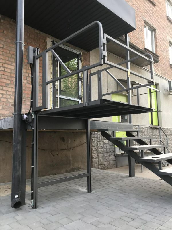 Підіймач для інвалідів і МГН (для аптек, лікарень та ін.)